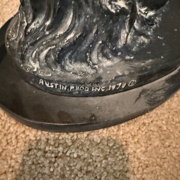 Vintage “Sultry Awakening” sculpture by Klara Sever. Austin productions signed - Picture 4 of 4